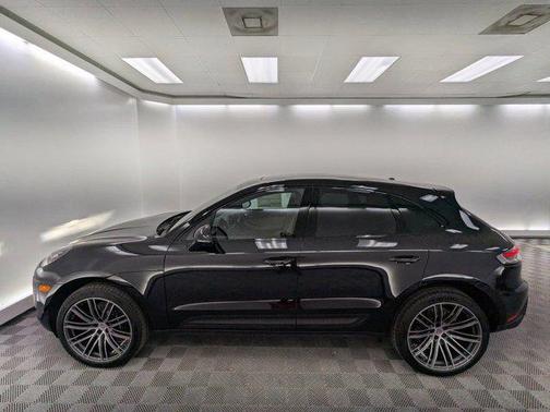 2026 Porsche Macan AWD