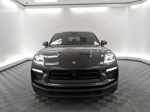 2025 Porsche Macan T