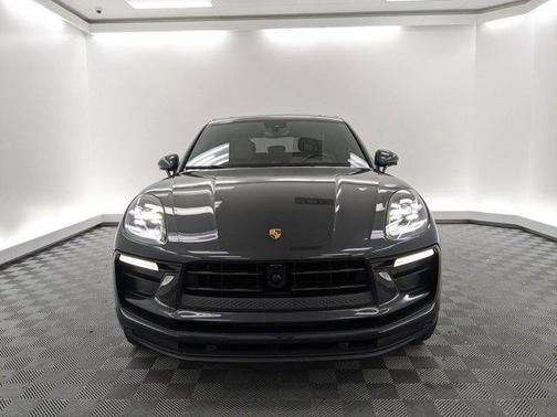 2025 Porsche Macan T