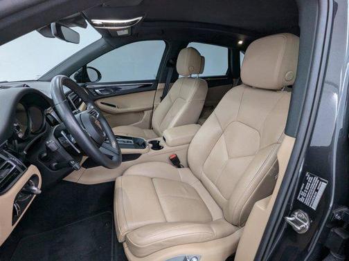 2025 Porsche Macan T