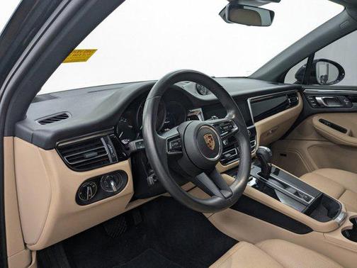 2025 Porsche Macan T