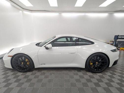 2024 Porsche 911 Carrera GTS