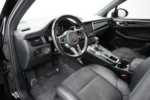 2021 Porsche Macan AWD