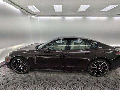 2023 Porsche Panamera 4