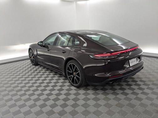 2023 Porsche Panamera 4