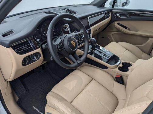 2025 Porsche Macan T