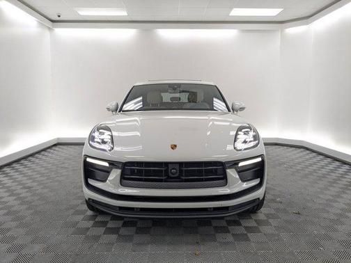 2025 Porsche Macan T