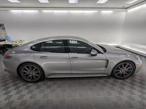 2023 Porsche Panamera Platinum Edition