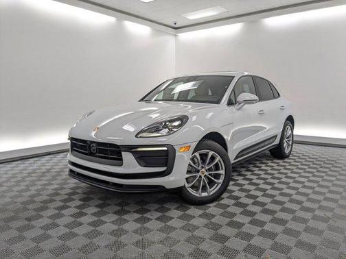 2026 Porsche Macan AWD