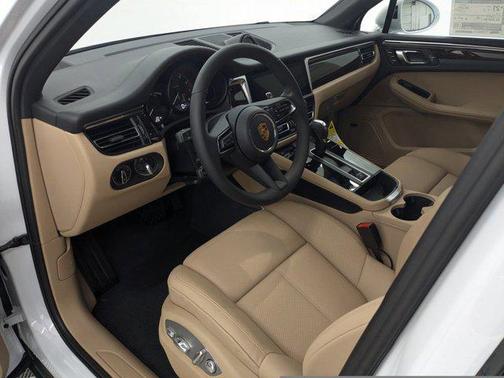 2026 Porsche Macan AWD