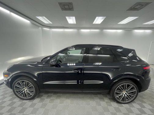 2023 Porsche Cayenne S