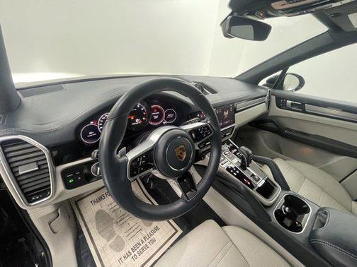 2023 Porsche Cayenne S