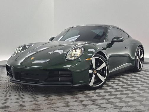 Oak Green Metallic Neo 2026 Porsche 911 Carrera 4S