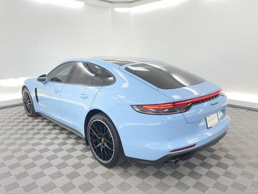 2023 Porsche Panamera RWD