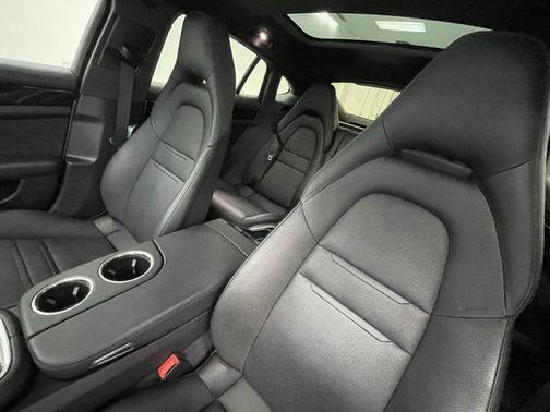 2023 Porsche Panamera RWD