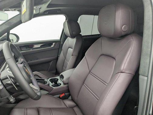 2026 Porsche Cayenne GTS