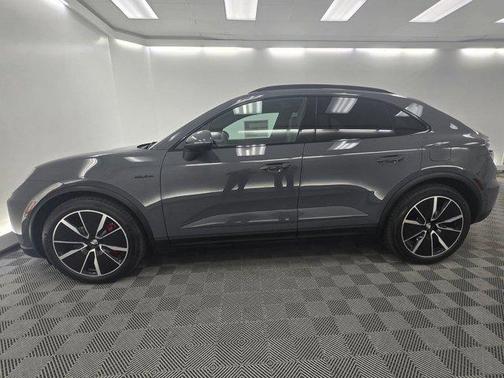 2025 Porsche Macan 4S