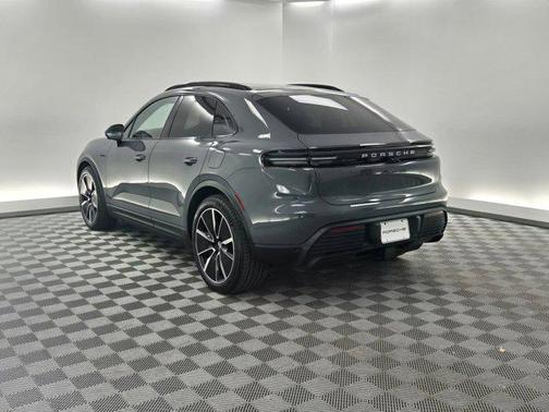 2025 Porsche Macan 4S