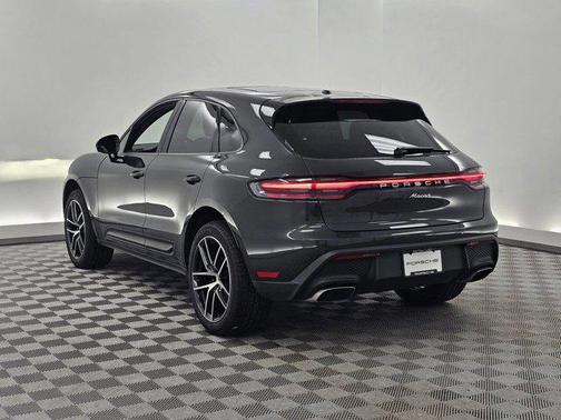 2025 Porsche Macan Base