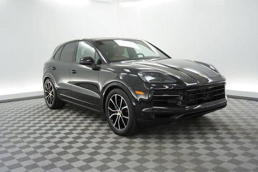 Chromite Black 2025 Porsche Cayenne Cayenne