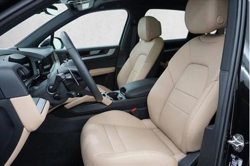 Chromite Black 2025 Porsche Cayenne Cayenne