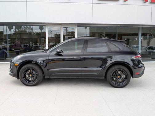 2025 Porsche Macan AWD