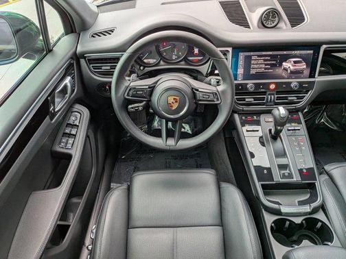 2025 Porsche Macan AWD