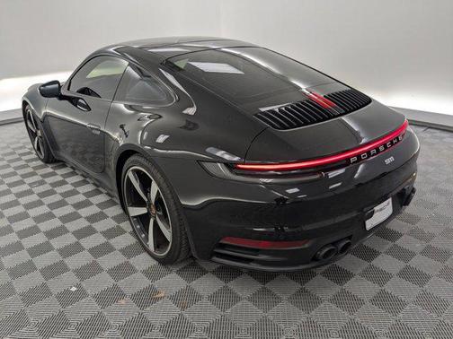2020 Porsche 911 Carrera