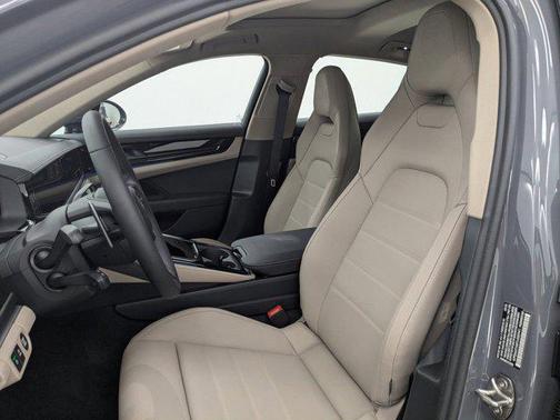 2026 Porsche Panamera 4