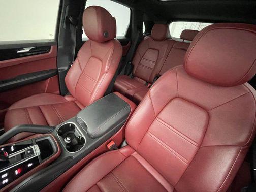 2023 Porsche Cayenne Cayenne