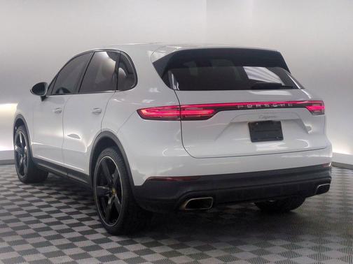 Carrara White Metallic 2019 Porsche Cayenne Cayenne