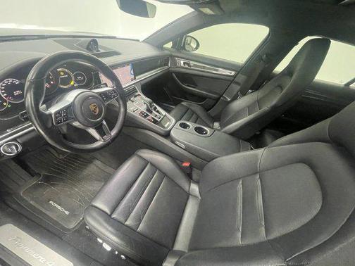 2018 Porsche Panamera 4
