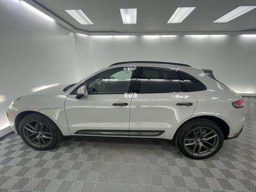 2025 Porsche Macan T