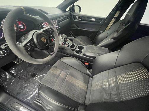 2022 Porsche Cayenne Turbo GT