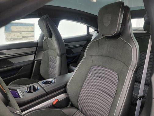 2025 Porsche Taycan 4