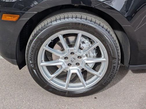 Black 2018 Porsche Macan Macan