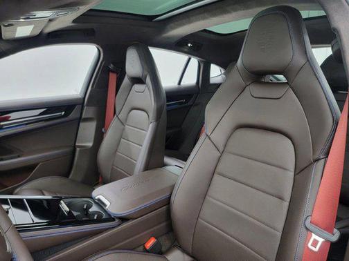 2025 Porsche Panamera Turbo S