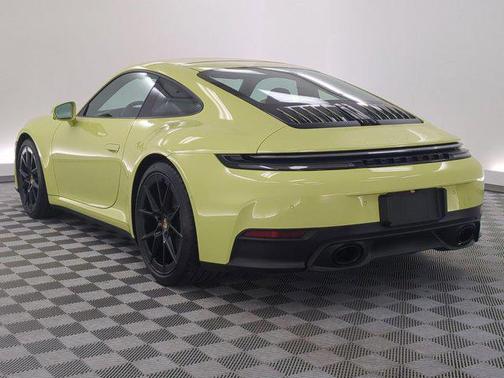 2025 Porsche 911 Carrera