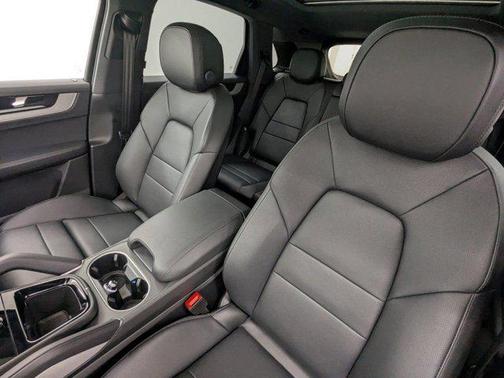 Chromite Black Metallic 2026 Porsche Cayenne Cayenne