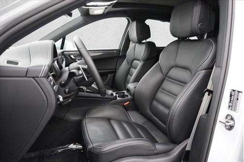 Carrara White Metallic 2026 Porsche Macan Macan GTS
