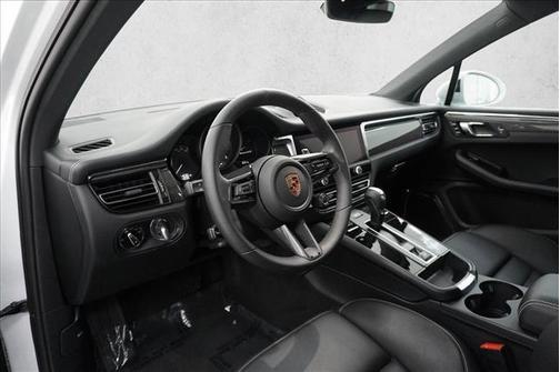 Carrara White Metallic 2026 Porsche Macan Macan GTS