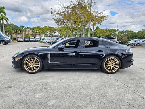 2023 Porsche Panamera Platinum Edition