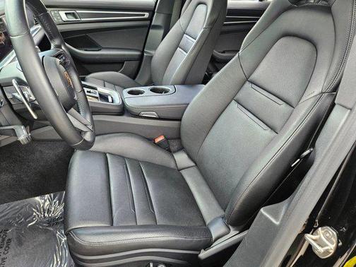 2023 Porsche Panamera Platinum Edition