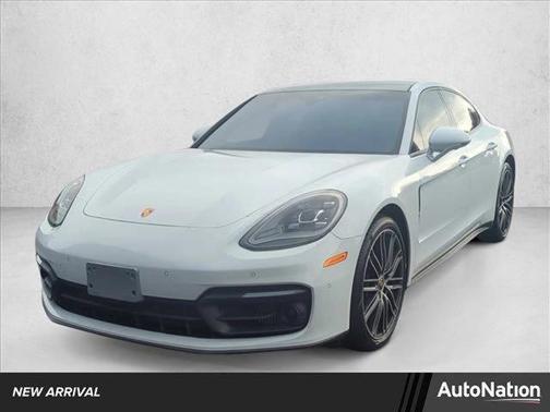 2022 Porsche Panamera 4