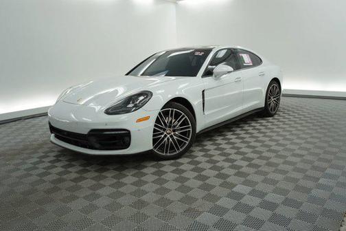 2022 Porsche Panamera 4