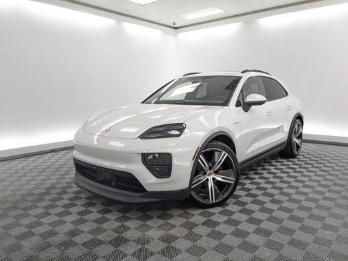 2025 Porsche Macan 4