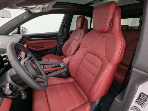 2025 Porsche Macan 4