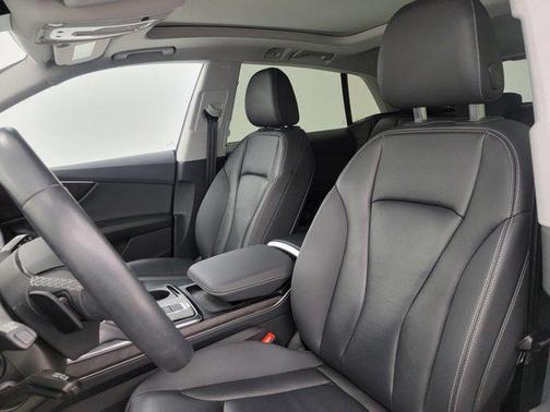 2022 Audi Q8 55 Premium