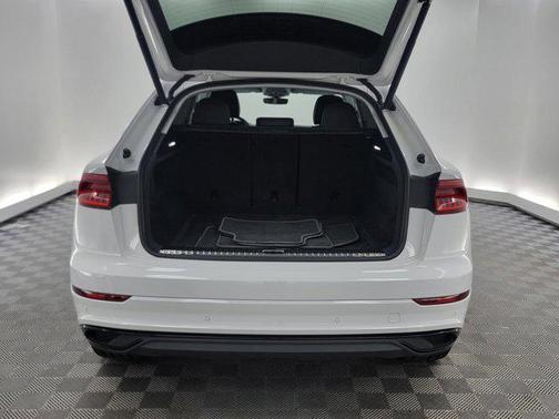 2022 Audi Q8 55 Premium