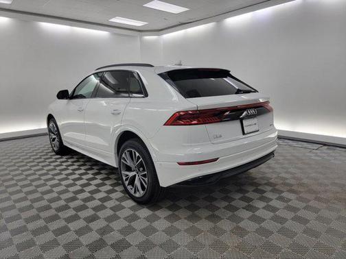 2022 Audi Q8 55 Premium